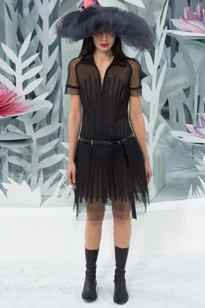 Look 34